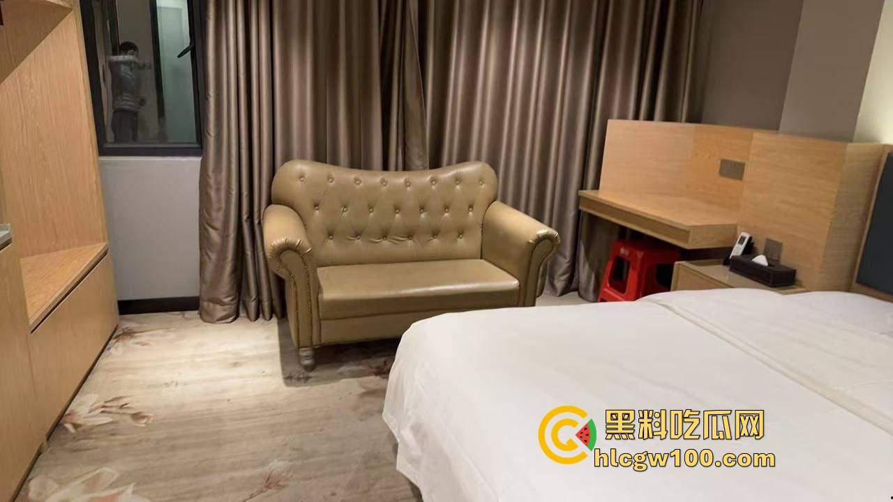 东莞人渣『罗文超』全网通缉,约炮19岁人妻带娃现场啪啪，做完不给钱200块都不给还嘲讽，真是约炮界的耻辱！-18