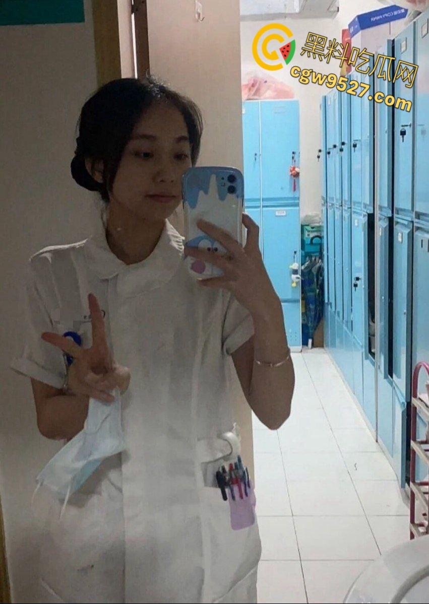 武汉卫生学院【宋子琪】，高冷反差的实习护士，黑丝吊带袜反差婊痴迷体育生，母狗上床了人都变样了 ！-2