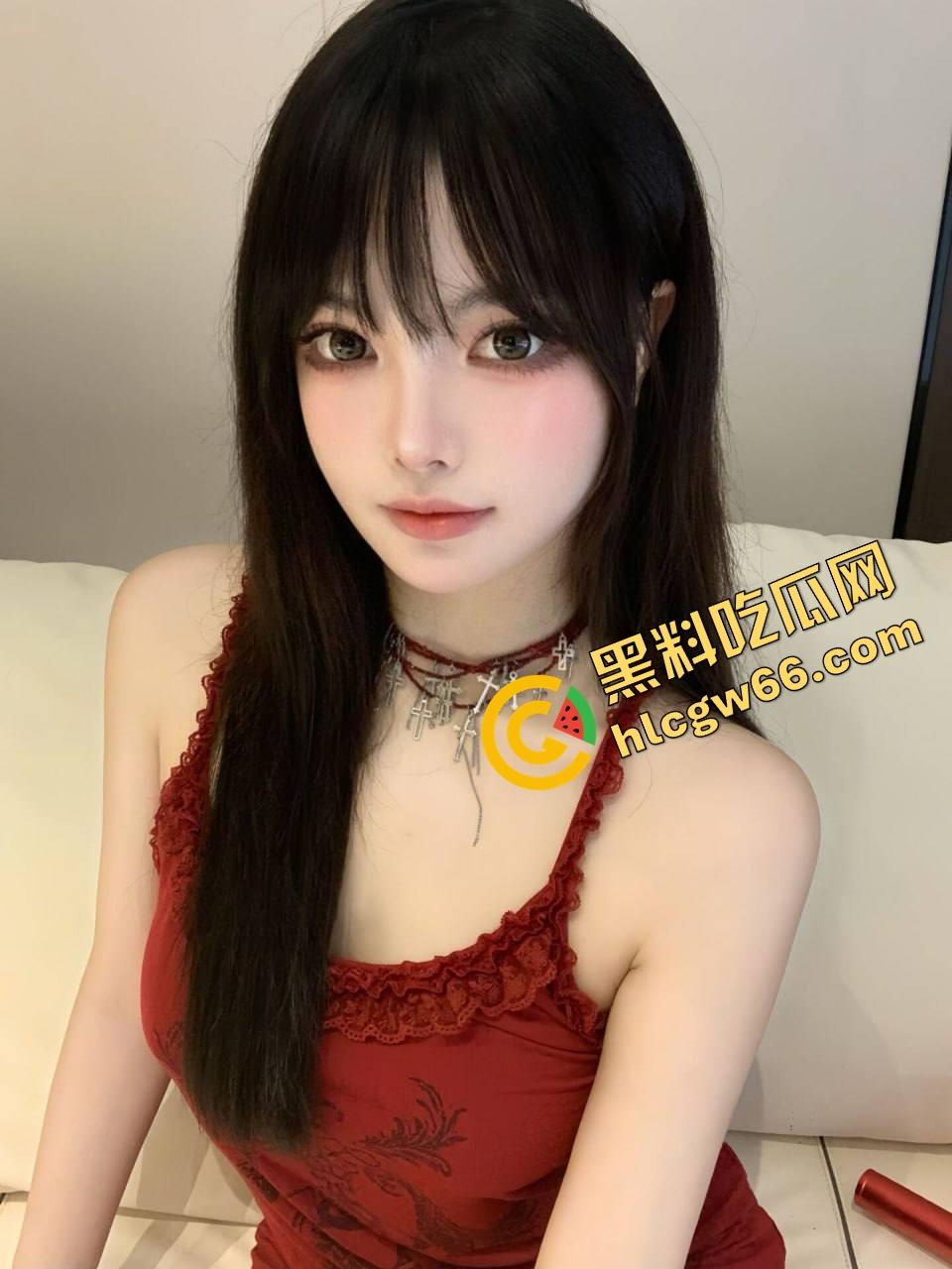 国产重口极限扩阴！母猪拳套实战训练现场曝光，农夫三拳直接锤开骚洞！-1