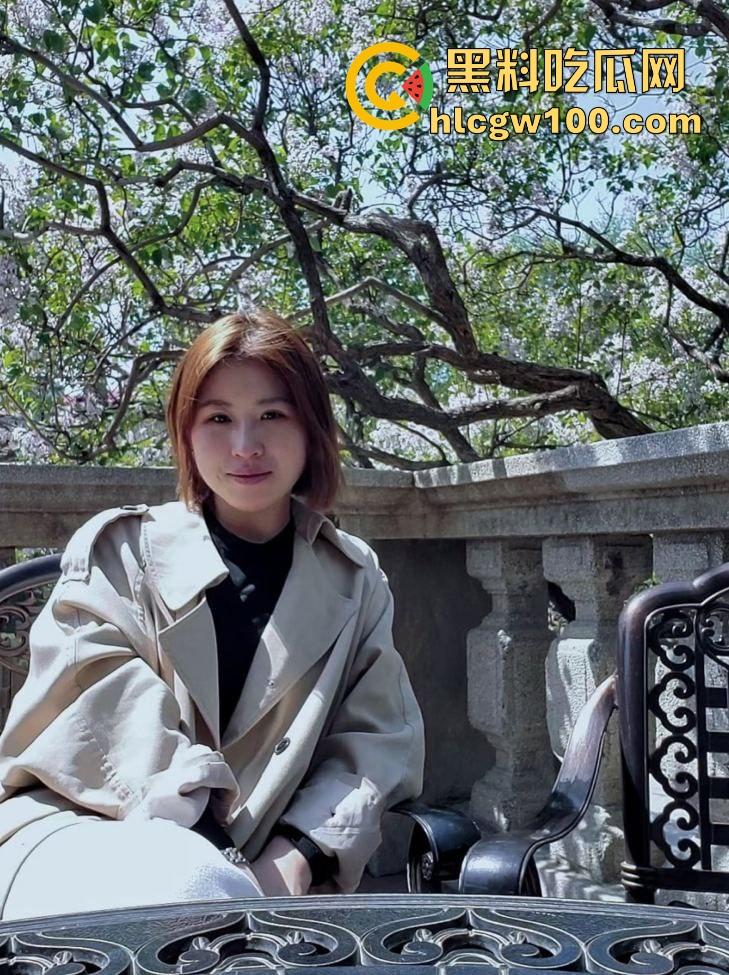 呼和浩特反差素人【童语晨】喜欢鸡巴抽脸还爱出轨刺激感,老公舔她被艹过的逼,她说这种感觉最爽!-3