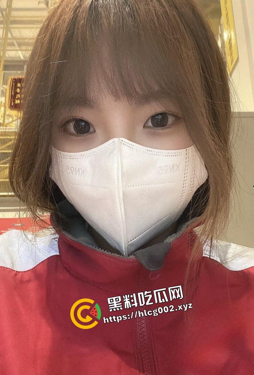 重庆京东物流实习生『张兰』欲求不满 背着男友发自慰视频勾引男人约炮!视频曝光!-1