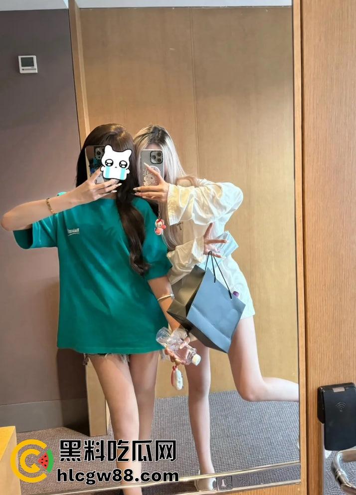 四川22岁骚鸡【林琳】包月卖逼当情人,吃一个月鸡巴换俩包,朋友圈晒包背地里卖逼!-5