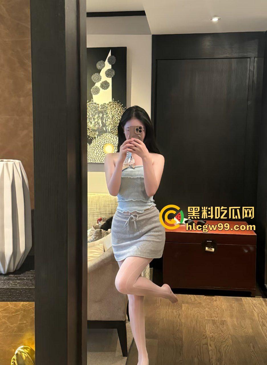 西安反差少妇程序员【邢珠】程序媛私底下却是个淫荡骚贱，每周末放假外出跑去约炮！独家曝光流出！-4