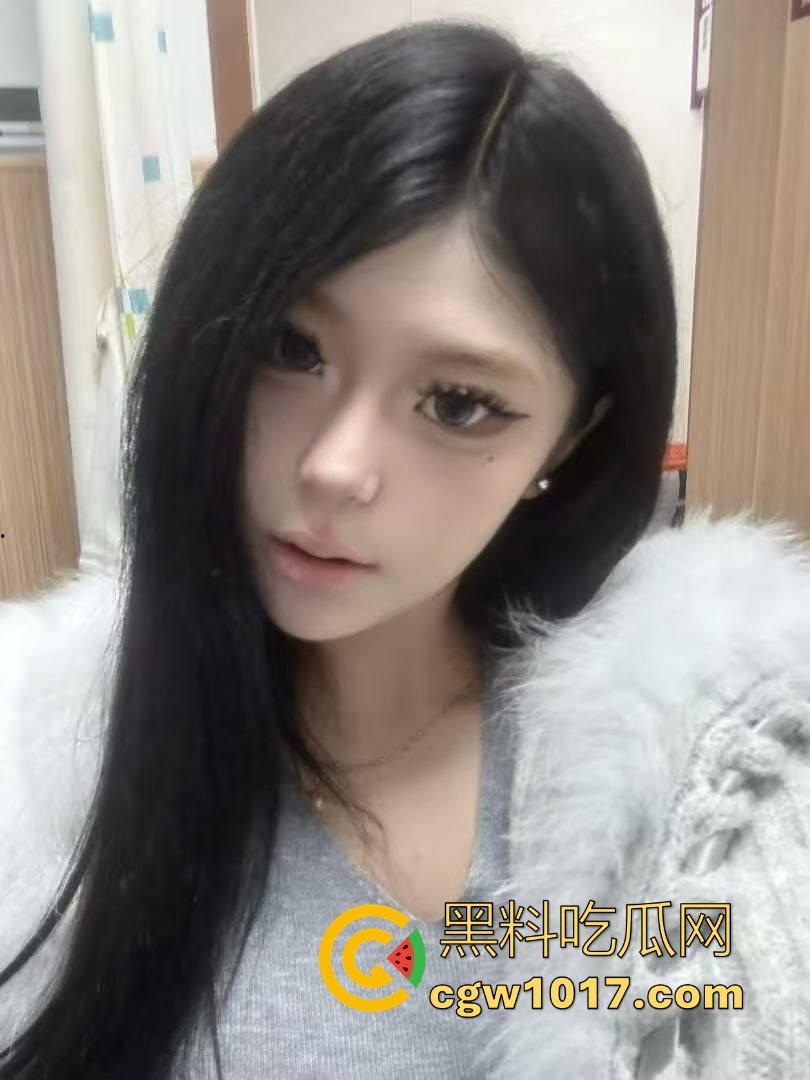 地雷OD妹求爱被拒，只喜欢大鸡巴哥哥猛捅，没大屌这生活是一天都活不下去，不惜跪下猛填自慰猛男塞满空虚的小穴！-6