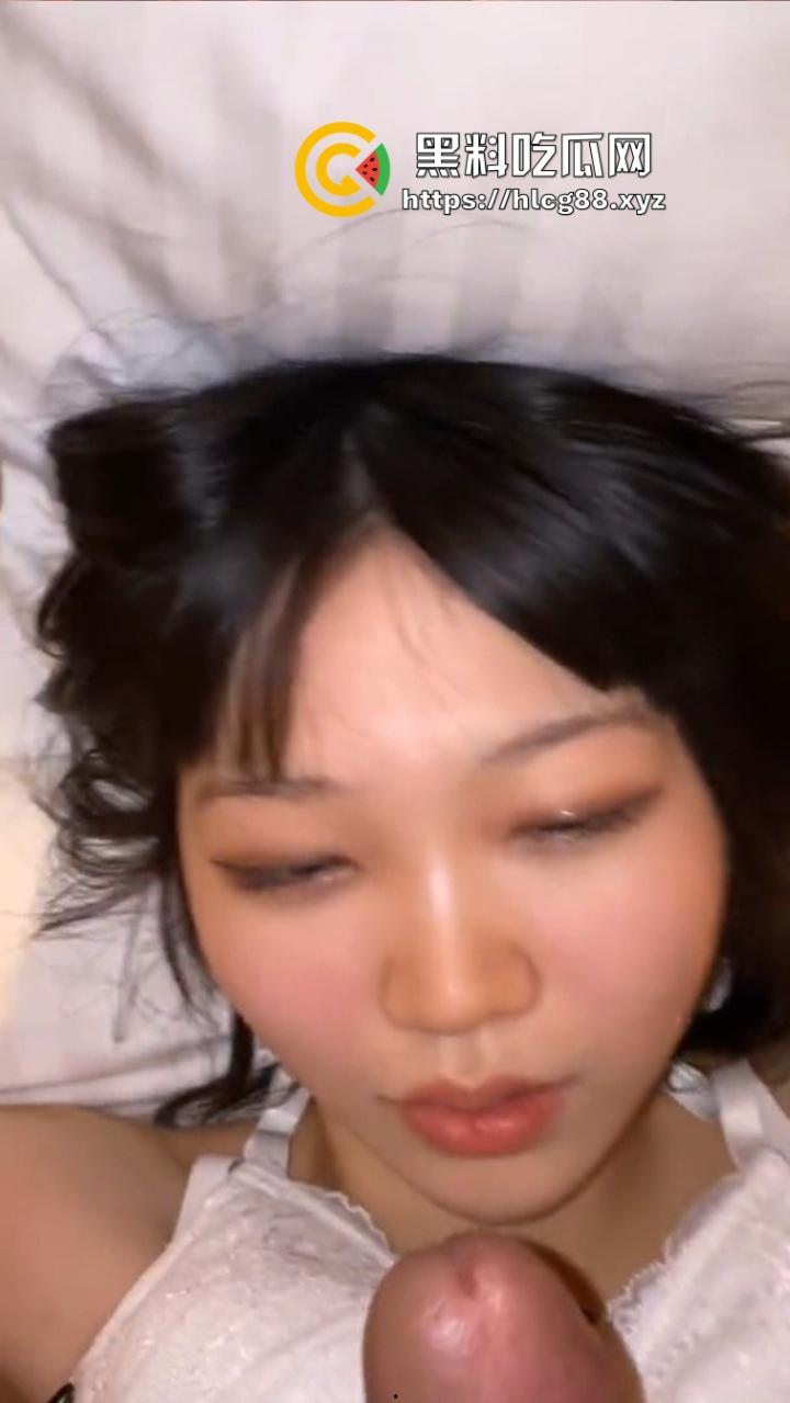 贵州赖茅厂20岁厂妹【齐雨鸠】白天酿酒晚上被主管爸爸狗链子遛，骚得洋气还上啥破班，直接当外围爽翻天得了！-10