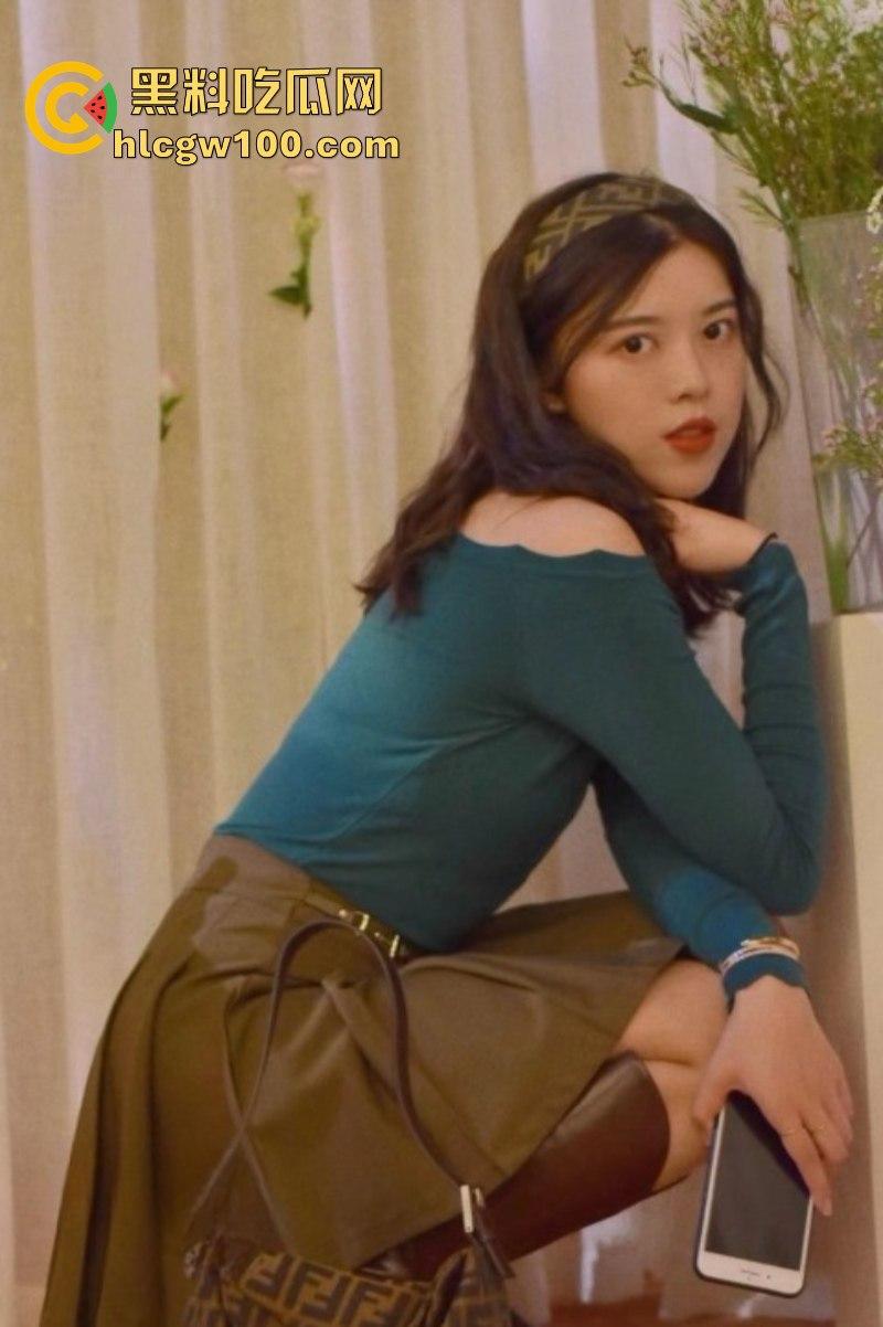 上海复旦女博士【刘思雅】约炮视频曝光！清纯高智只是伪装面具 吃屌成瘾淫荡又反差-1