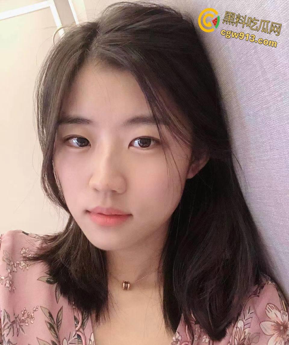 云南省红河州【夏颖】，体制内清纯形象崩塌，各种情趣制服齐上阵，风骚少妇被无套调教玩弄 ！-3