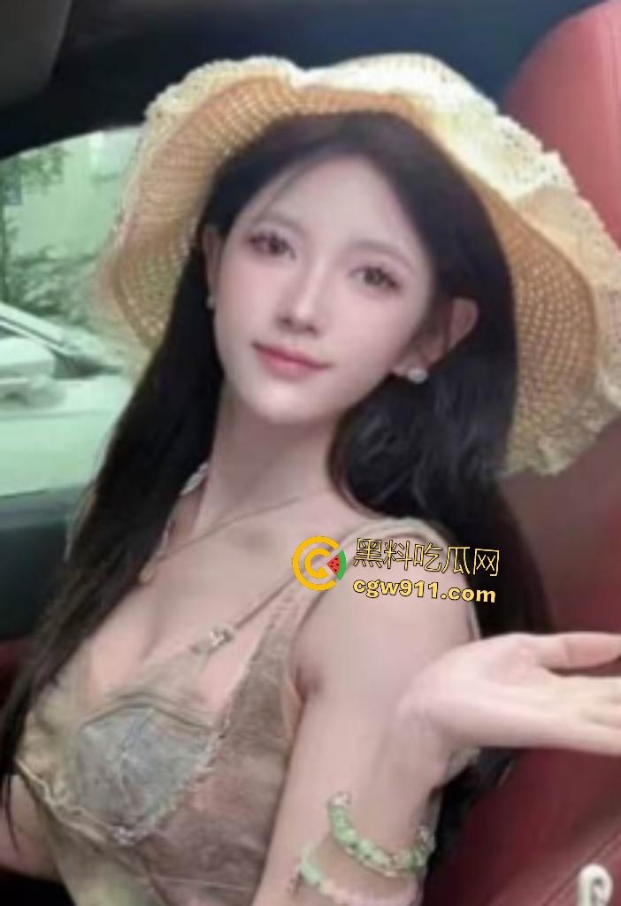 清纯校花【曹金丽】情趣黑丝裹紧雪腿诱惑爆棚，跪舔巨根喉爆极限挑逗，女神秒变床上浪娃！-2