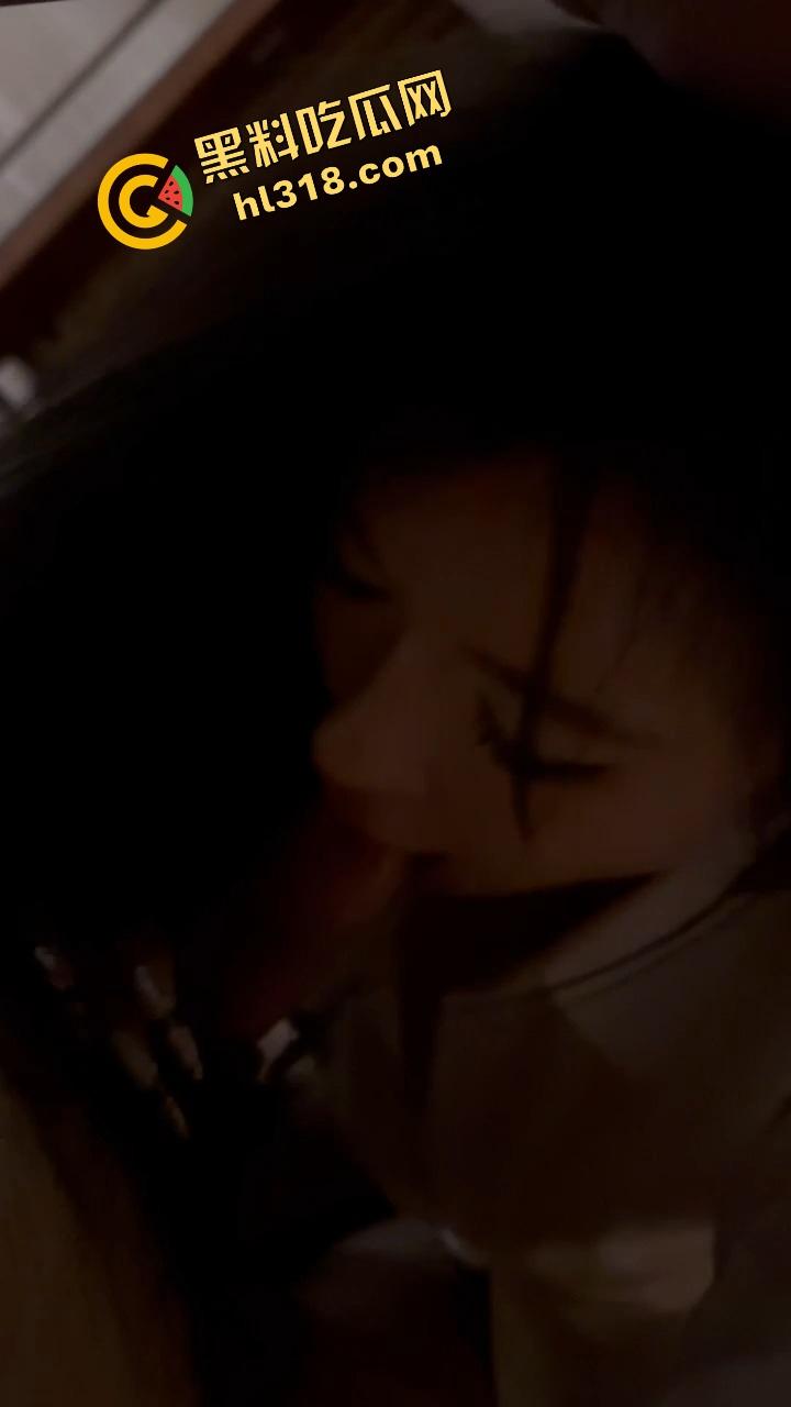 哥们压箱底3年，白月光前女友口交神技全程露脸，灵舌迷人吞吐带感，今晚兄弟们一起云爆射！-13