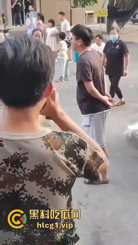 军训压力大？河南大学软件学院大三生宿舍爆发持刀大战,宿舍变修罗场！-2