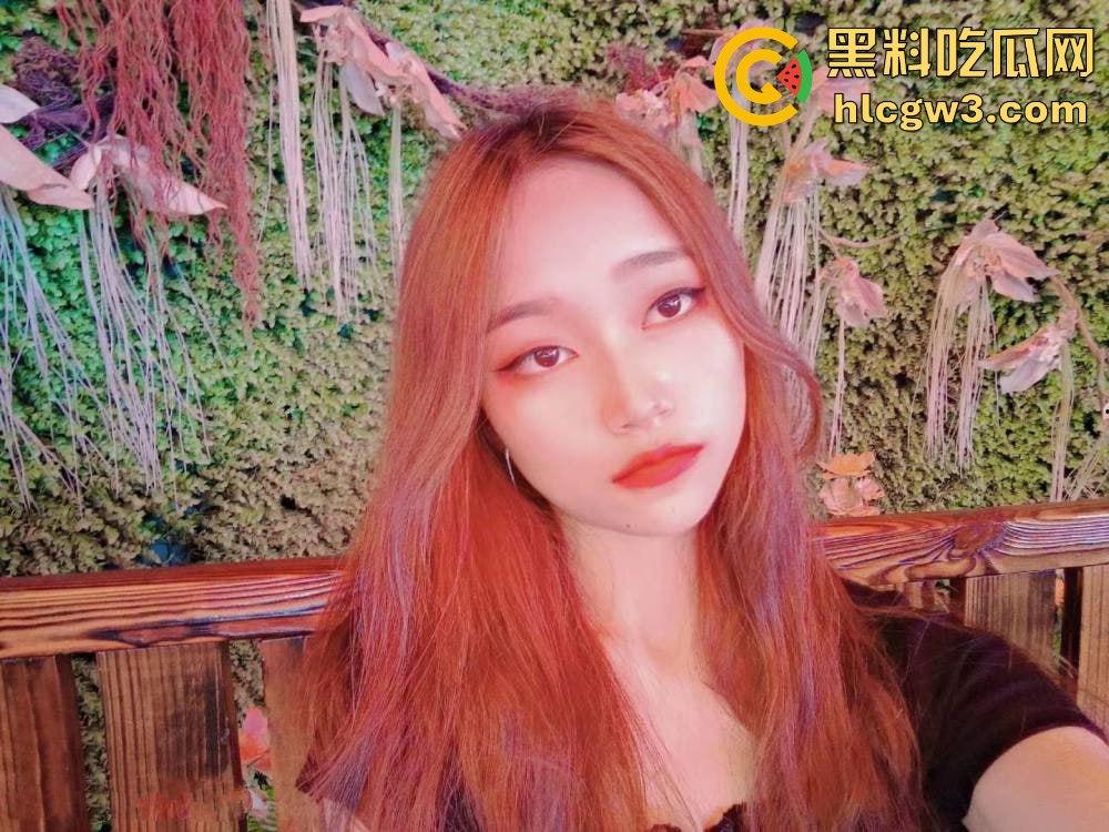 西安交大清纯校花【黎诗雨】私密自拍外流！清纯脸蛋配骚浪劲儿，男友大棒伺候叫声销魂惹全网嗨翻！-1