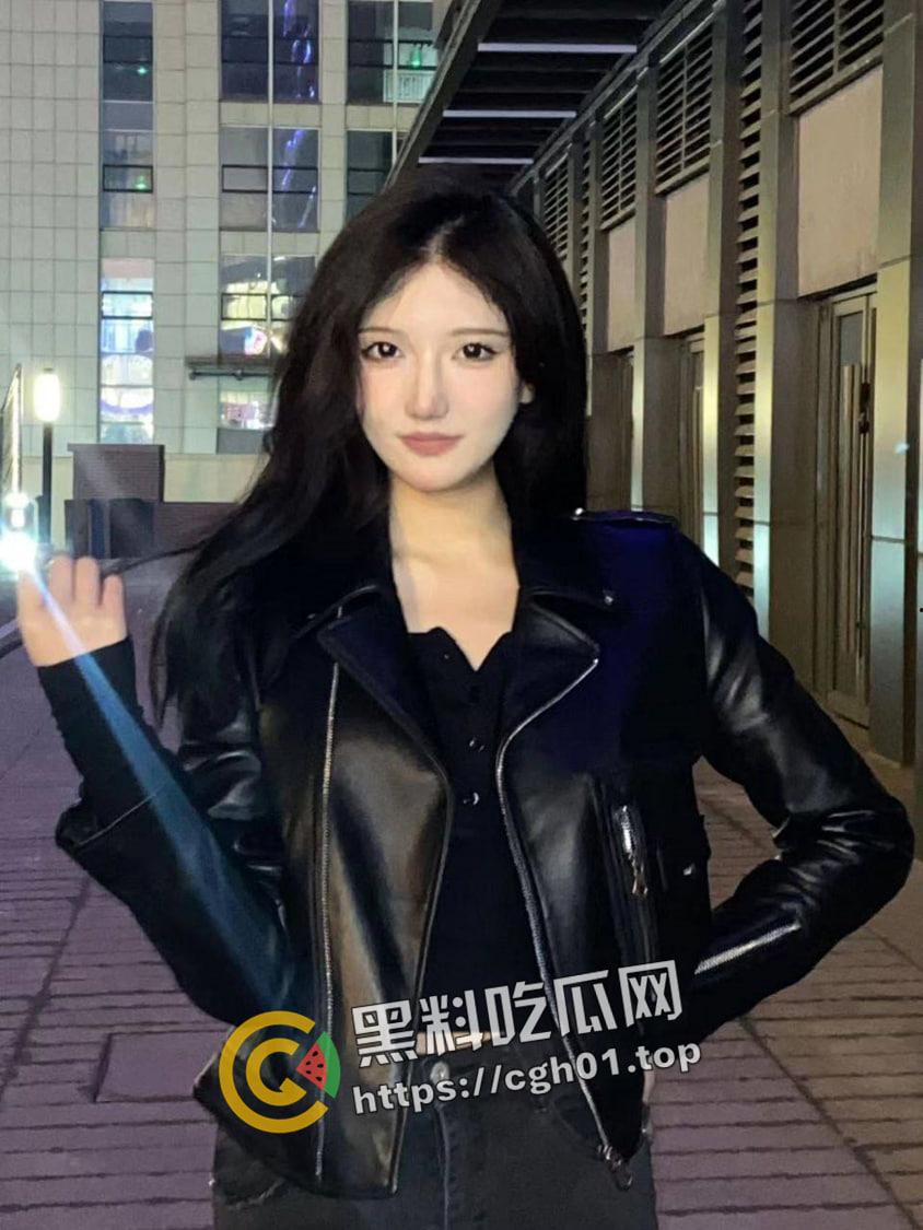 网红被屌丝伪装富二代约炮 清纯脸蛋被大屌肆意拍打 哭也要吃下去哦-3