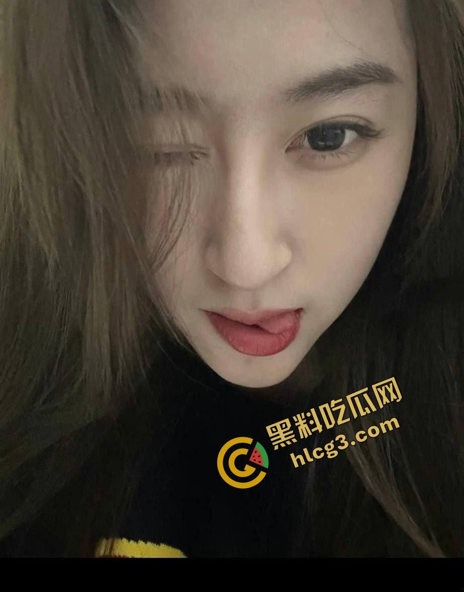 一狗两主！徐州医科大学反差拜金女神『姚婷』按头口交 暴力后入 轮流来操 记录性爱视频泄密流出-1