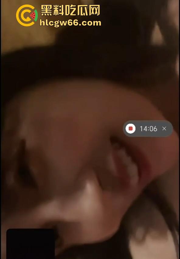 湖北街道办事处工作人员【荣琳琳】白天忙工作晚上忙生活 脱光了衣服在镜头前搔首弄姿-7