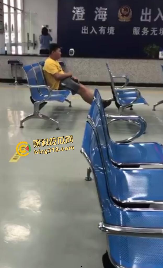 当众打飞机合集！来学学这些大神是如何在公共场合射精还不被发现的吧！-7