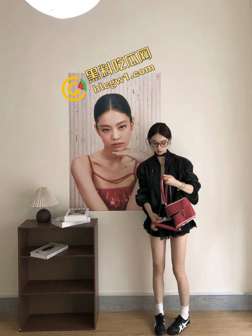 抖音带货小网红骚鸡『一只杨蹄』修长筷子腿甜妹 金链大哥花式后入！独家曝光流出！-2