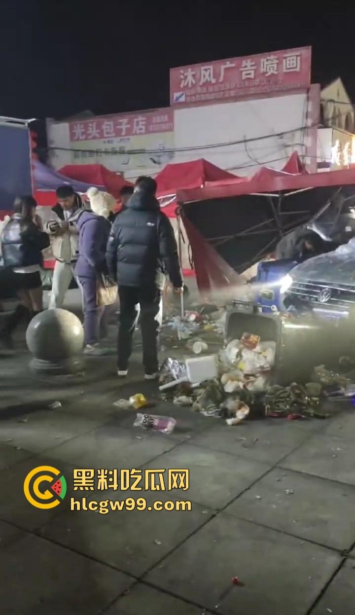 安徽亳州利辛县惊现马路杀神， 酒驾狠人凌晨狂飙，直接冲进小摊贩人群。孕妇当场被撞飞！-8