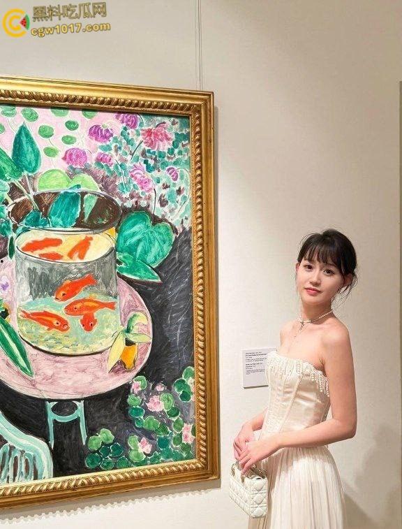 北方工大绝美校花,遭男友背刺大量自拍流出,玩户外露出取外卖,花式性爱舔肛吸屌,穿着护士制服被后入猛草!-3