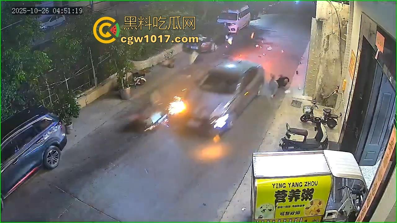 鬼火少年深夜惨遭横祸！深夜凌晨被醉酒司机撞了个倒头就睡，人都飞起来了，车的零件都着火了，极其惨烈！-2