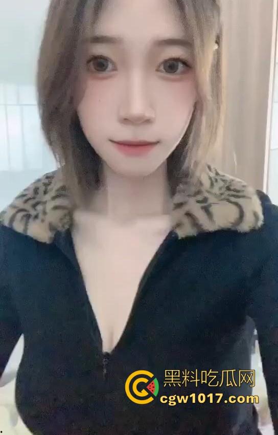 看似高颜值身材好,但实际上懂得都懂,私下反差淫荡的一批,各种骑乘花式抽插,这种类型的嗦鸡巴老狠了!-5