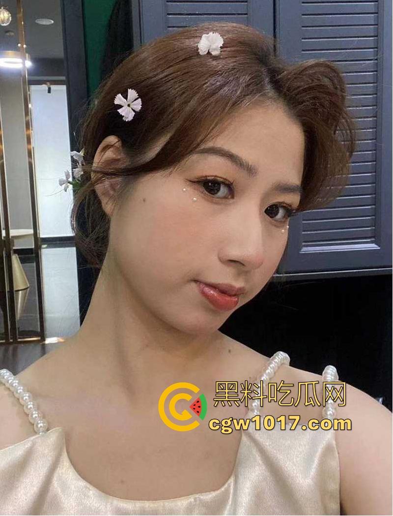 深圳高颜值甜美柜姐【李梦琪】清纯极品lv导购员，为业绩跟客户上床做爱，全程露脸玩深喉无套馒头嫩逼打桩喷汁！-2