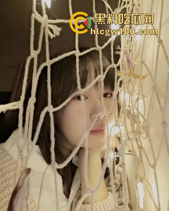 青海师大欲女骚货『李娇娇』 异地男友不管用拦不住她的约炮自由  背地里疯狂约炮满足口交瘾！-1