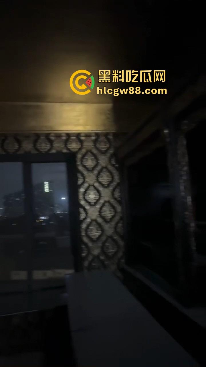 佛山小区惊现高端住宅墓园,业主直接把家改成骨灰堂,邻居吓得不敢回家,这TM谁顶得住?-9