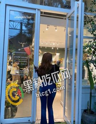 医疗美容院股东 网红美女 美羊羊 做外围性爱视频被网友扒出 极度反差！-3