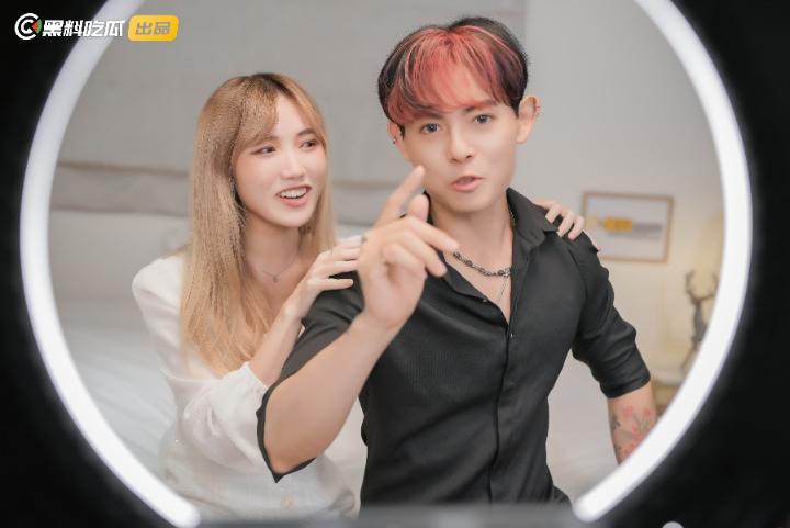 黑料吃瓜网出品-《江南第一小屌童锦程798&吴柳芳之花小龙&王老师爱情故事》第一集！-3