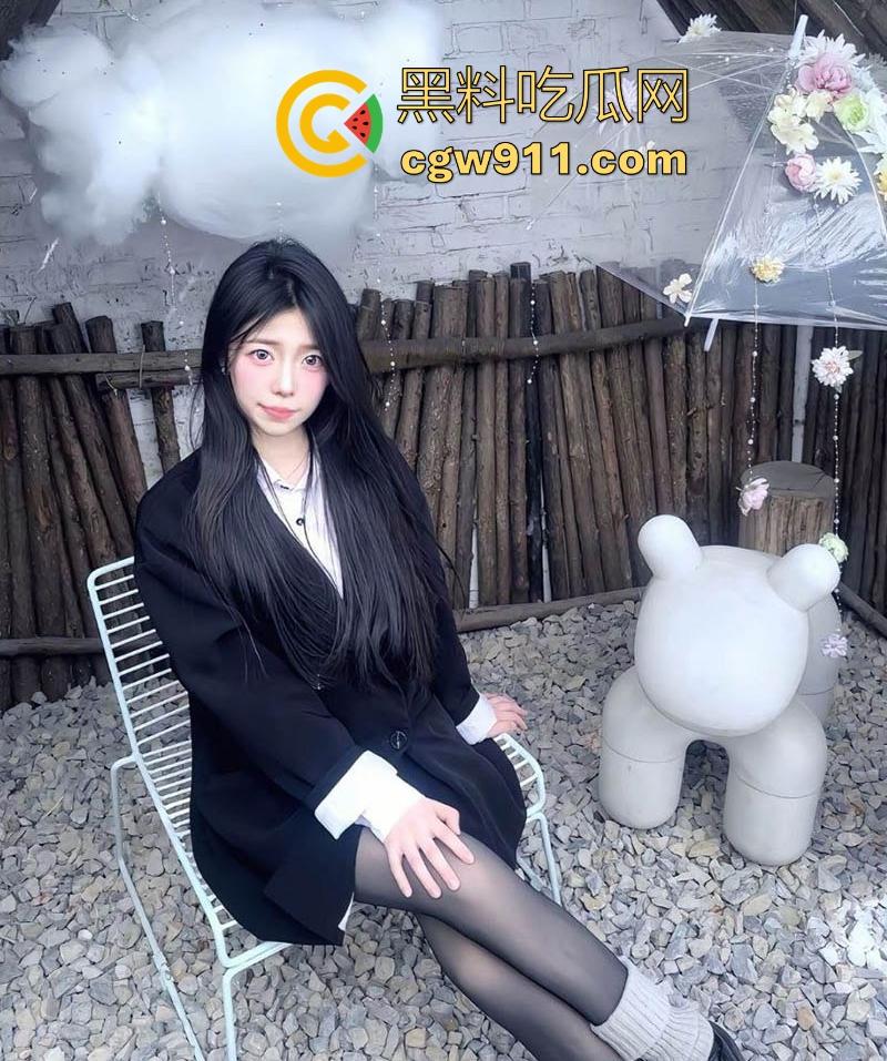 杭州酒吧极品小公主【姜丽君】夜店女王甜美脸蛋,被带走酒店玩弄,对镜口交疯狂后入,极其淫荡!-4