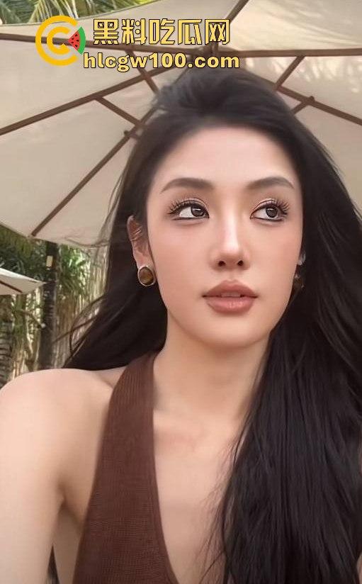 抖音反差婊【殷萧童】的大瓜吃了吗，直播双开一半抖音一半黄播的女主现化身名媛妄想挣脱互联网记忆。-5