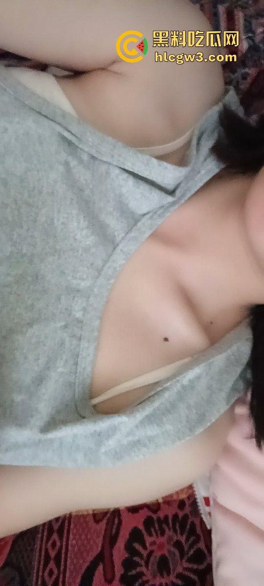 清纯高中生自拍震撼曝光，粉嫩肉穴掰开自慰，娇喘一口一个爸爸，这反差让人顶不住！-10