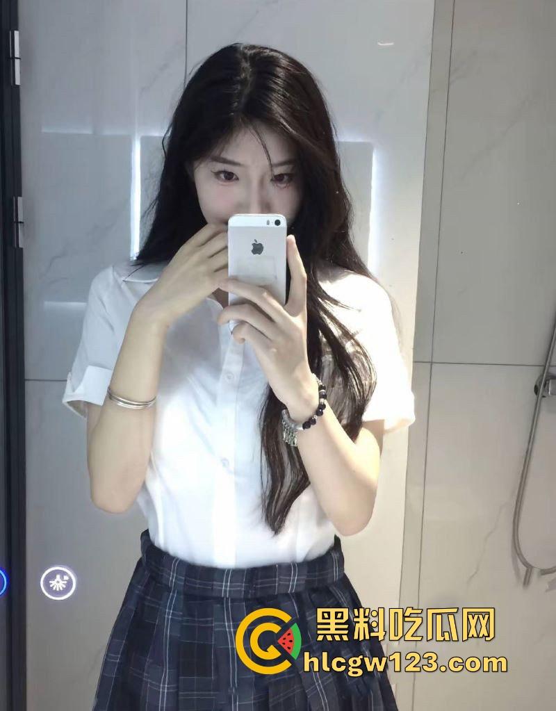 陕西艺术学院【林灰灰】清纯眼镜妹性爱视频泄露 与男友在酒店走廊释放欲望 翘臀被猛烈进攻 刺激感飙升！-3