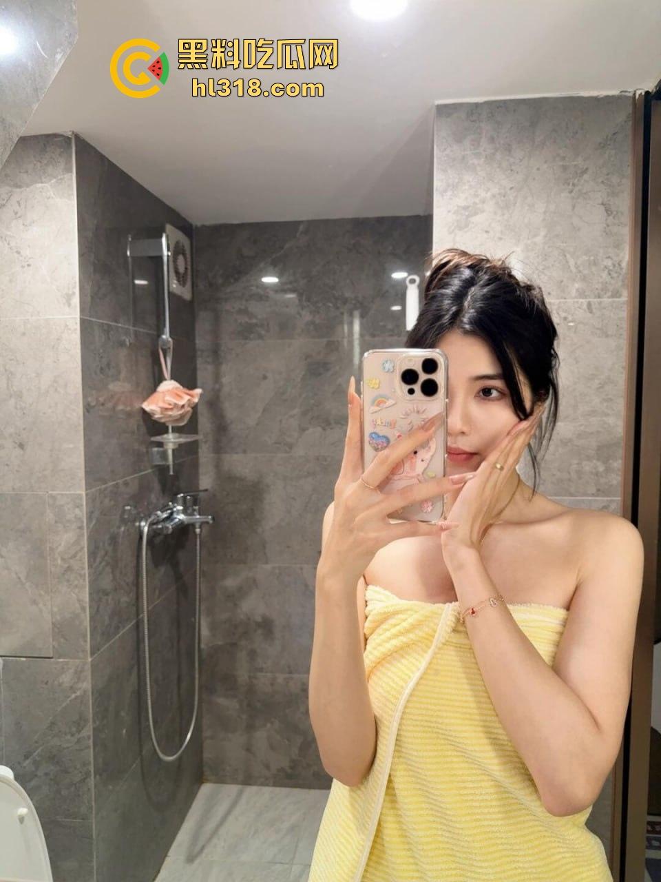 勾搭健身房极品御姐,骚浪母狗难耐寂寞,无套暴力抽插小穴,淫水顺腿横流,呻吟声非常淫荡!-1