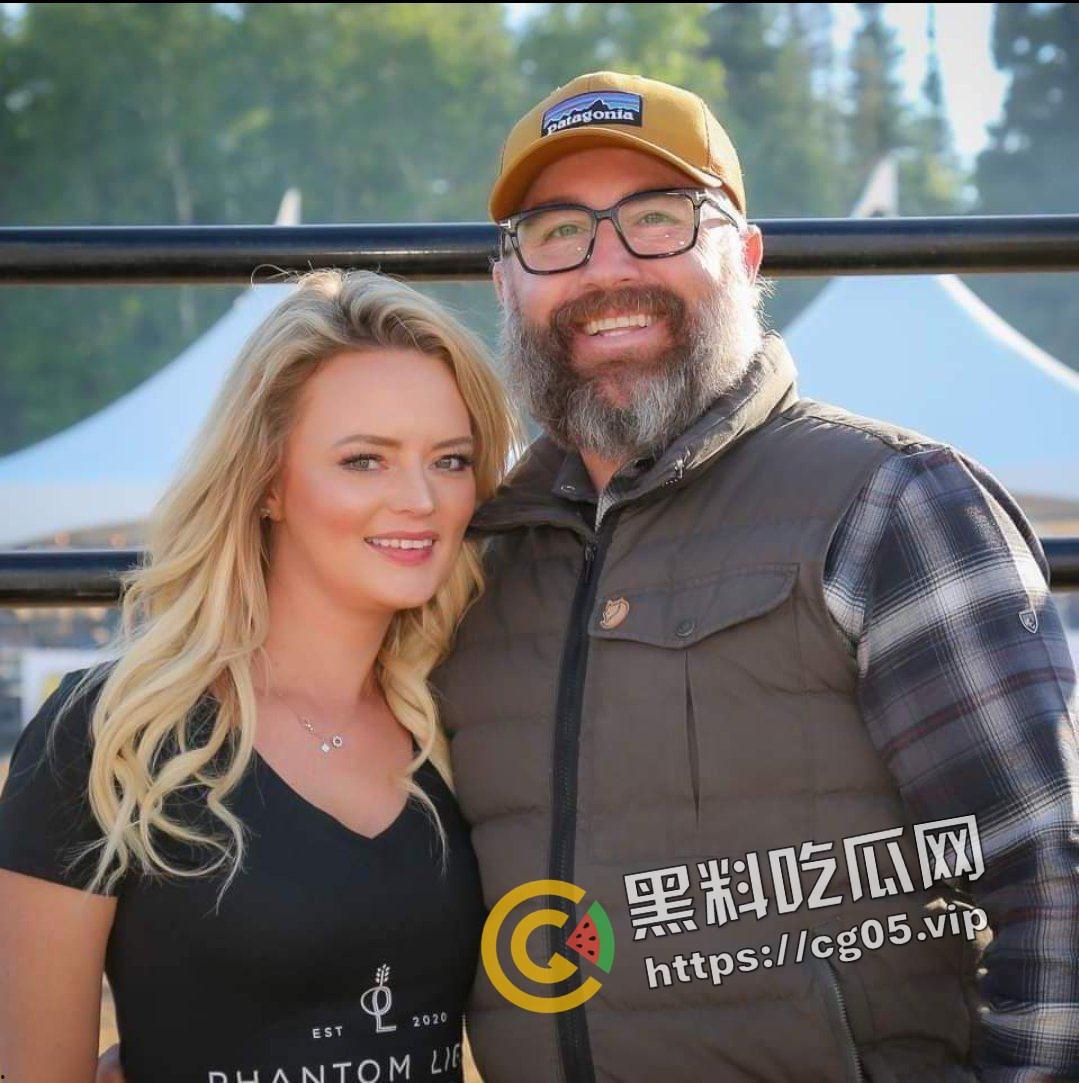 标题 美国大学教授反差婊 老公绿帽奴 喜欢看老婆和黑人学生做爱 视频被流出 那么大的黑棍不得捅进胃里-5