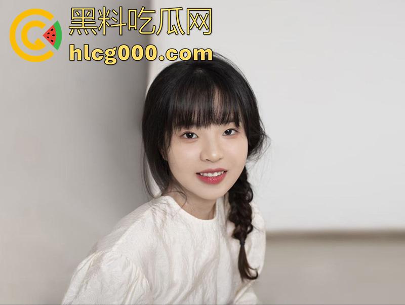 湖南医专母狗【谢妹妹】，大奶翘臀极品学生妹，上了大学放飞自我，约炮体育生学长，自慰视频曝光！-1