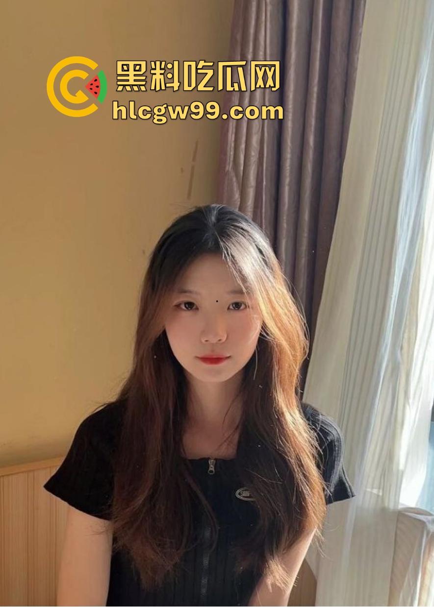 网友投稿!湖北黄冈站极品反差母狗【吴童】出轨被男友曝光性爱视频,烂货骚逼被多人玩的阴唇都翻了。-2