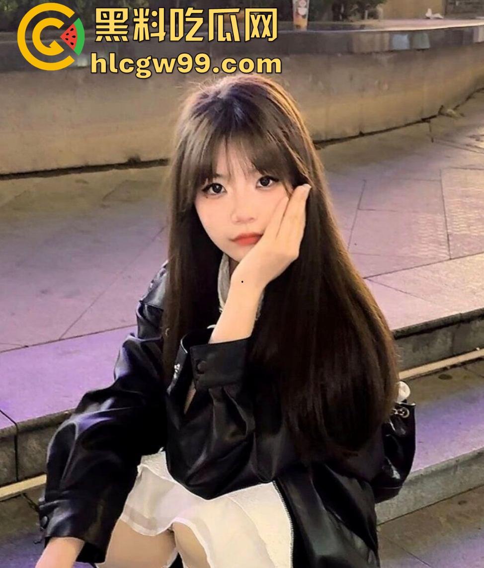 网友投稿!湖北黄冈站极品反差母狗【吴童】出轨被男友曝光性爱视频,烂货骚逼被多人玩的阴唇都翻了。-3