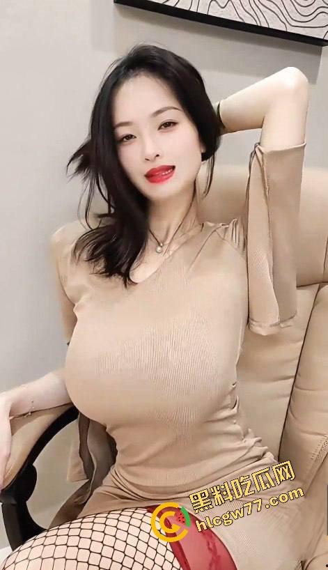 上海极品反差人妻御姐王可音猎奇福利流出！ 丰乳肥臀少妇激情扣逼自慰白浆四溢  展示独门绝技逼里插吸管喝奶！-3