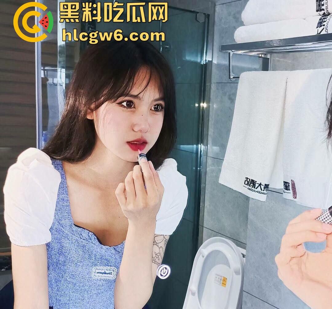 北京小情侣实习狗带劲!大四毕业刚进大厂就敢公厕开舔,回家脱光干到天亮,一晚上五次直接把女朋友腿干软!-1