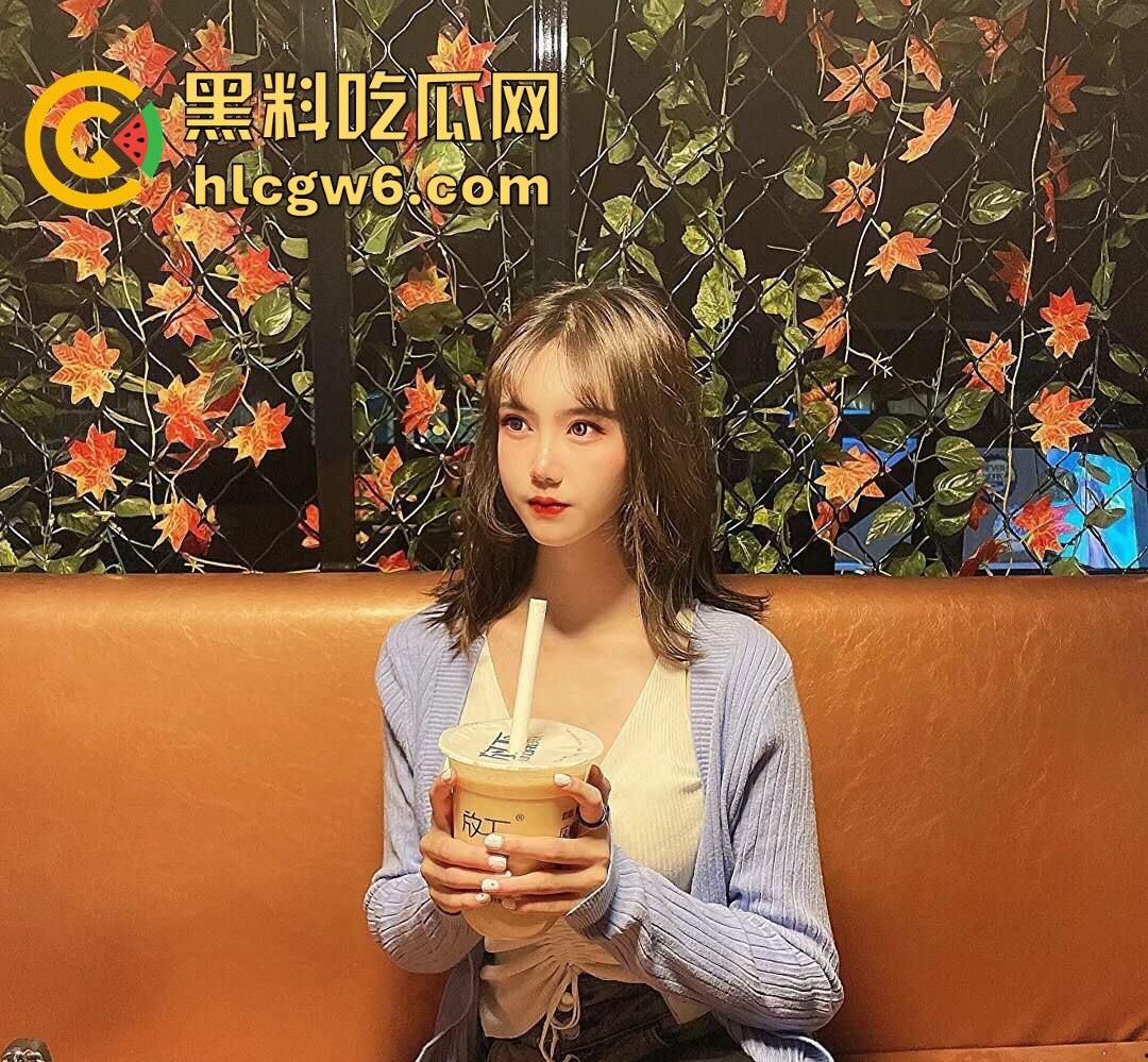 北京小情侣实习狗带劲!大四毕业刚进大厂就敢公厕开舔,回家脱光干到天亮,一晚上五次直接把女朋友腿干软!-4