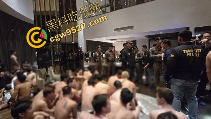 泰国曼谷100多人吸毒淫乱派对现场曝光！大汉赤身露体，互相慰藉，屁眼同时插入两只大屌！-8