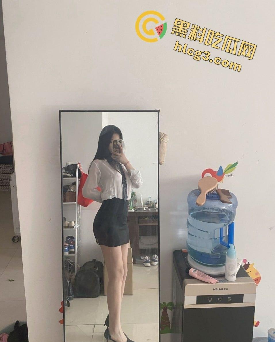 推特巨乳妹子极品肥臀！自拍视频全网爆炸，满满的肉感诱惑-10