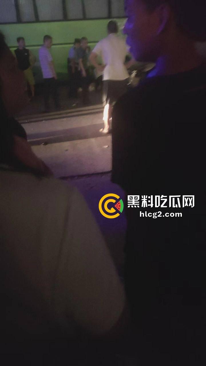 逆天事件！长沙月湖大市场一中年男子 因拆迁纠纷报复社会大街冲撞行人 致8人死亡5人受伤！-11