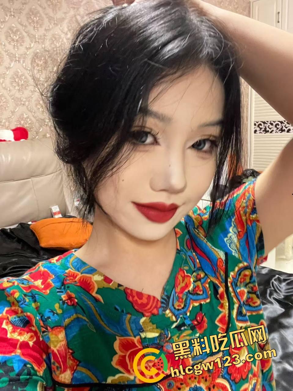 加州理工大学【孙恬】你的女神女友留学刚一周就嘴啃洋屌拍片发你，白人屌真大，她爽到说：我要当P站新女神！-1