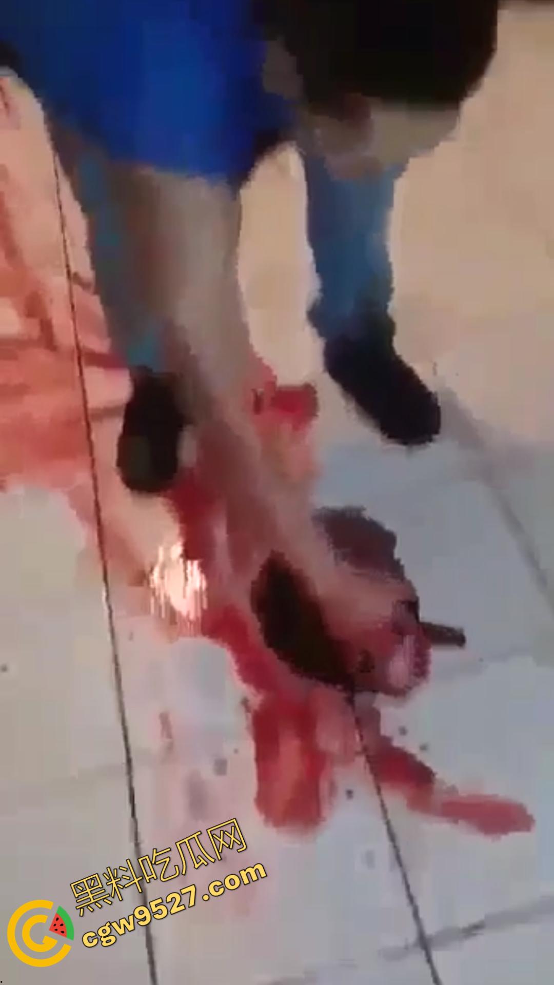 墨西哥毒枭血腥盛宴！场挖开心脏，还在跳动，把头割下来当球踢，现场血流成河，胆小者勿入！-6