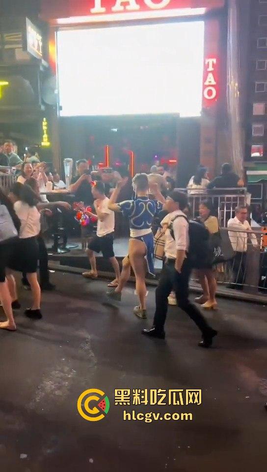 香港兰桂坊万圣节骚翻全场！骚逼骚鸡骚男齐聚，堪称老外的炮窝！-4