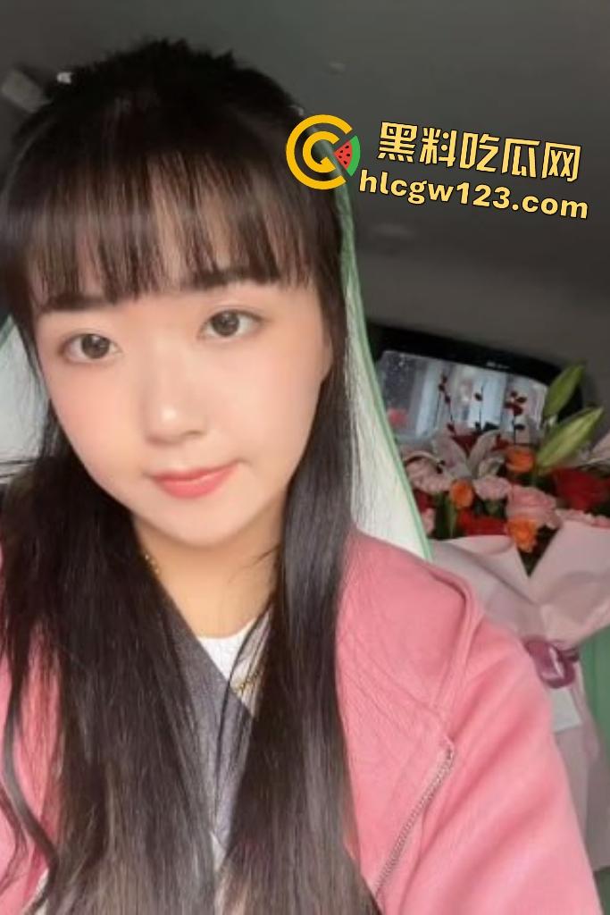 骚妇大黑乳晕如同黑洞！坦克身板喂奶情夫家，喂完奶床上被猛操内射榨干情夫！-1