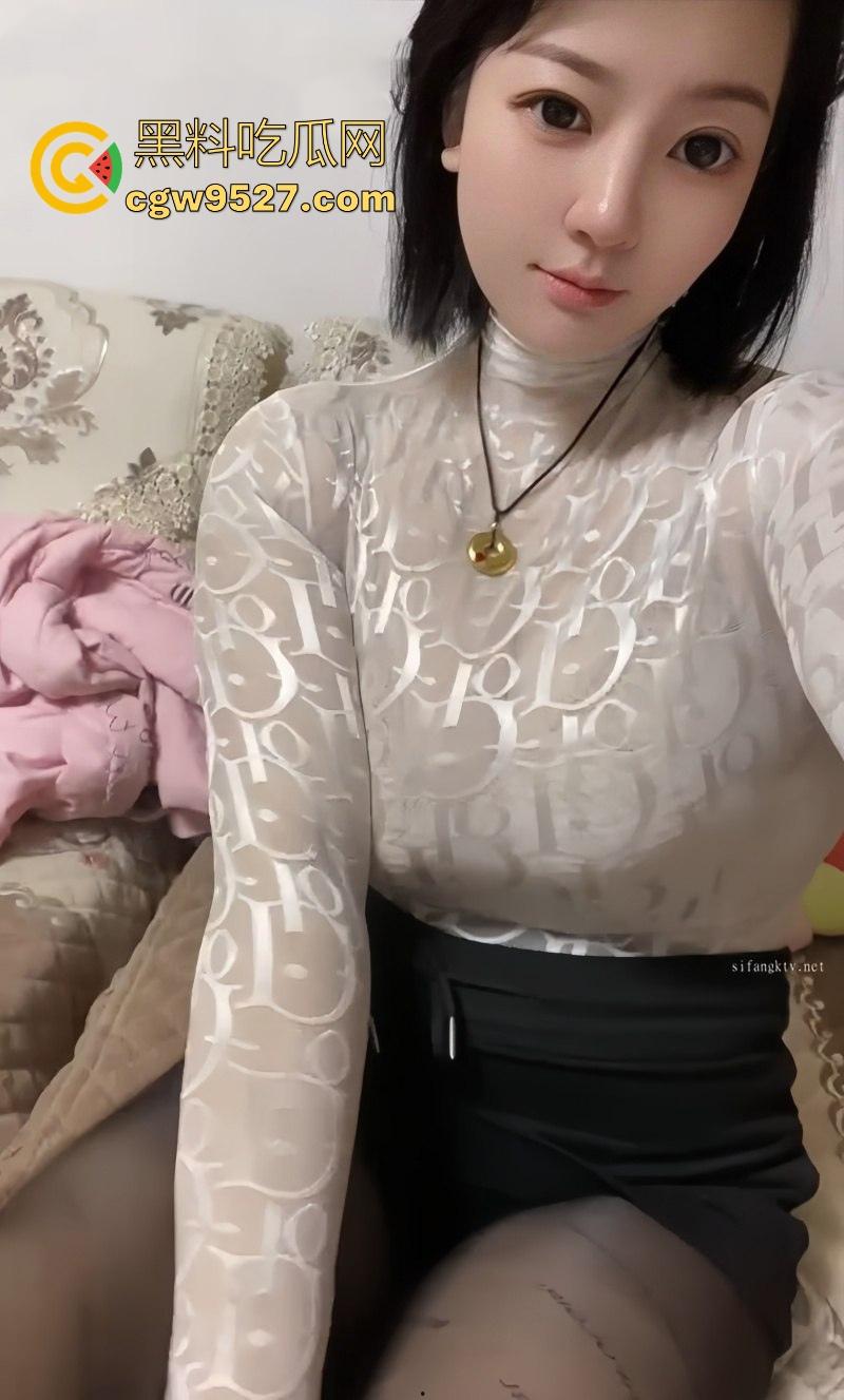 快手女网红【老板娘】私密福利曝光，极品人妻掰开嫩逼狂自慰，狂揉雪白巨乳插逼高潮喷汁！-4