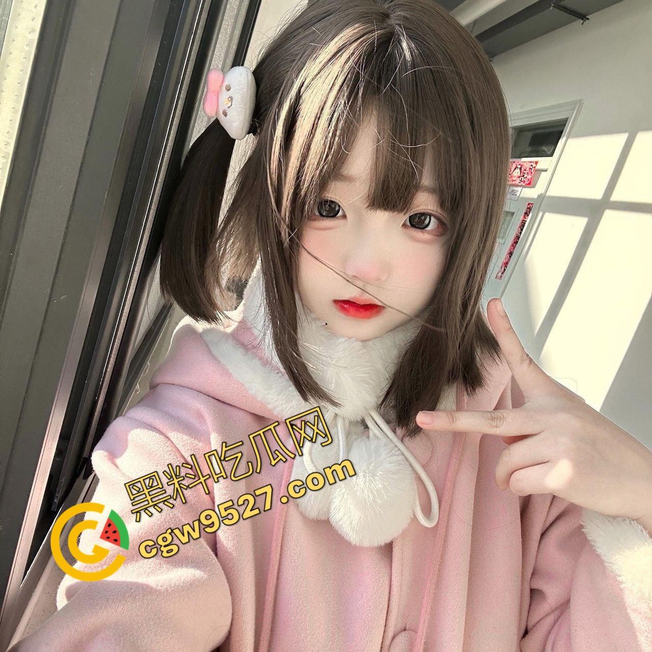 海南师范大学二次元萝莉【林昕艺】被操视频流出！白嫩紧致的白虎穴极具诱惑，萝莉与母狗形象反差让你过足眼瘾-1